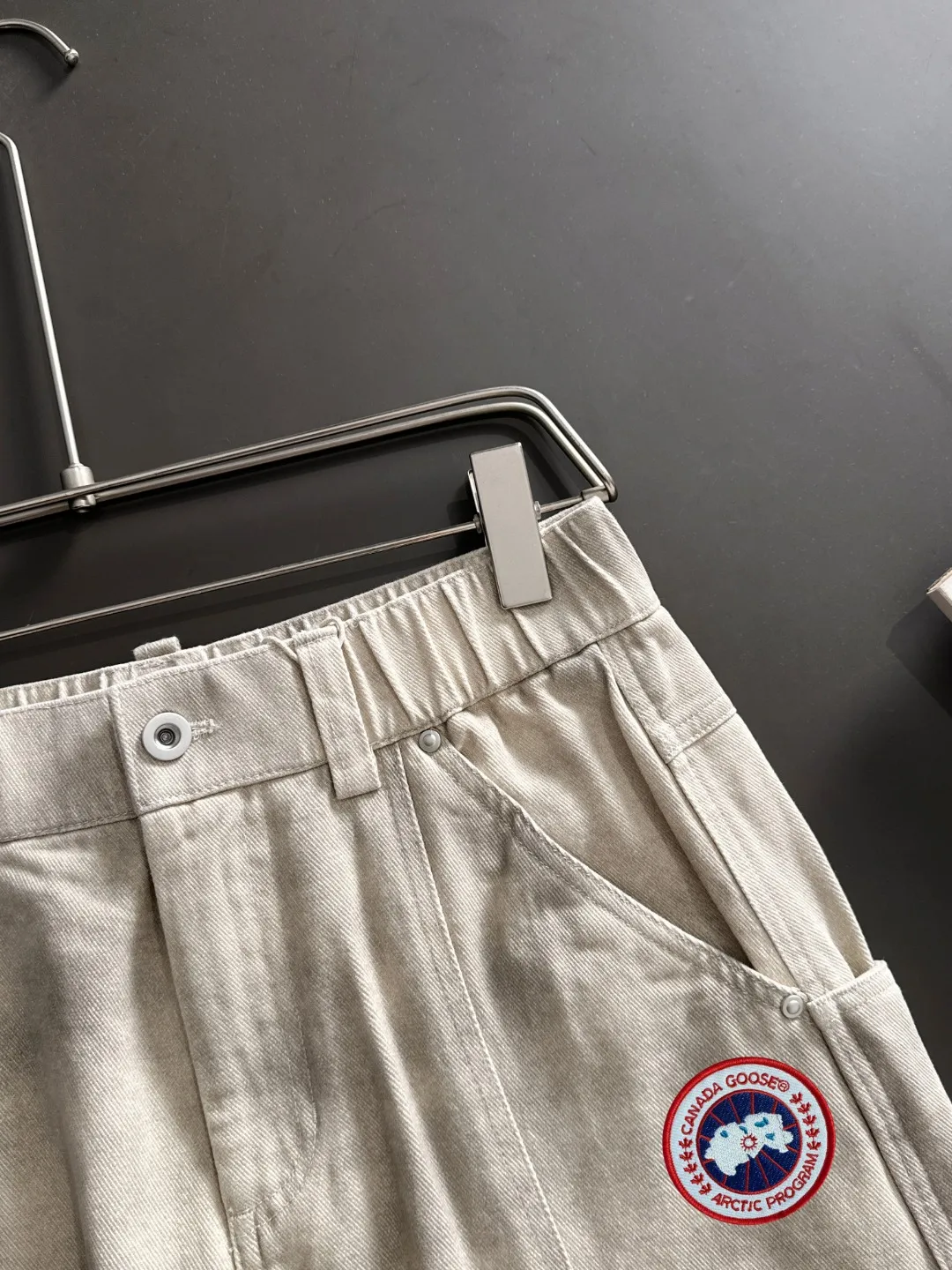 Next day shipping P360 Big Goose 2025 new autumn elastic band casual pants, thick counter-customized fabrics, high breathability and comfort, impeccable details, brand element design concept, reflecting high quality. It feels delicate and soft! It presents a casual cut and the upper body shape is great! Size: M-4XL